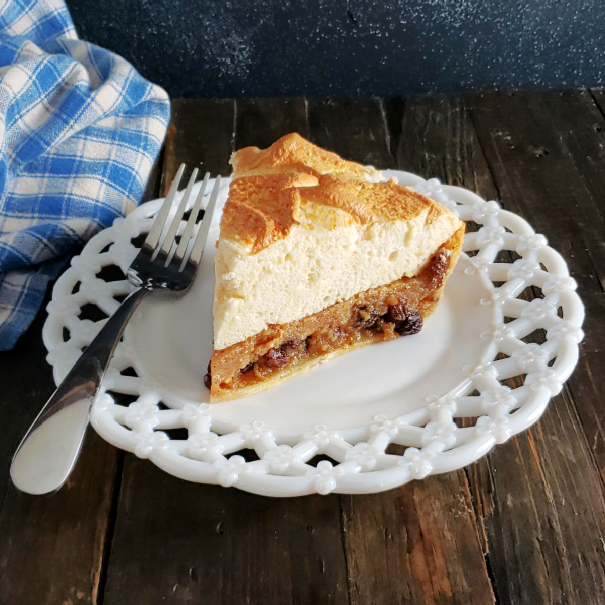 Old-Fashioned Sour Cream Raisin Pie